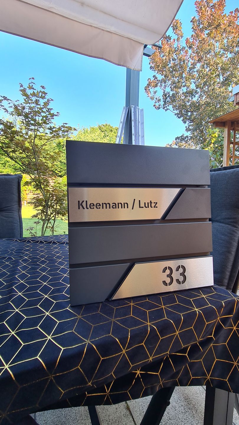 Customer photo review of AlbersDesign personalisierte Edelstahl-Klingel K5 mit 3D-Effekt in anthrazit (RAL7016)