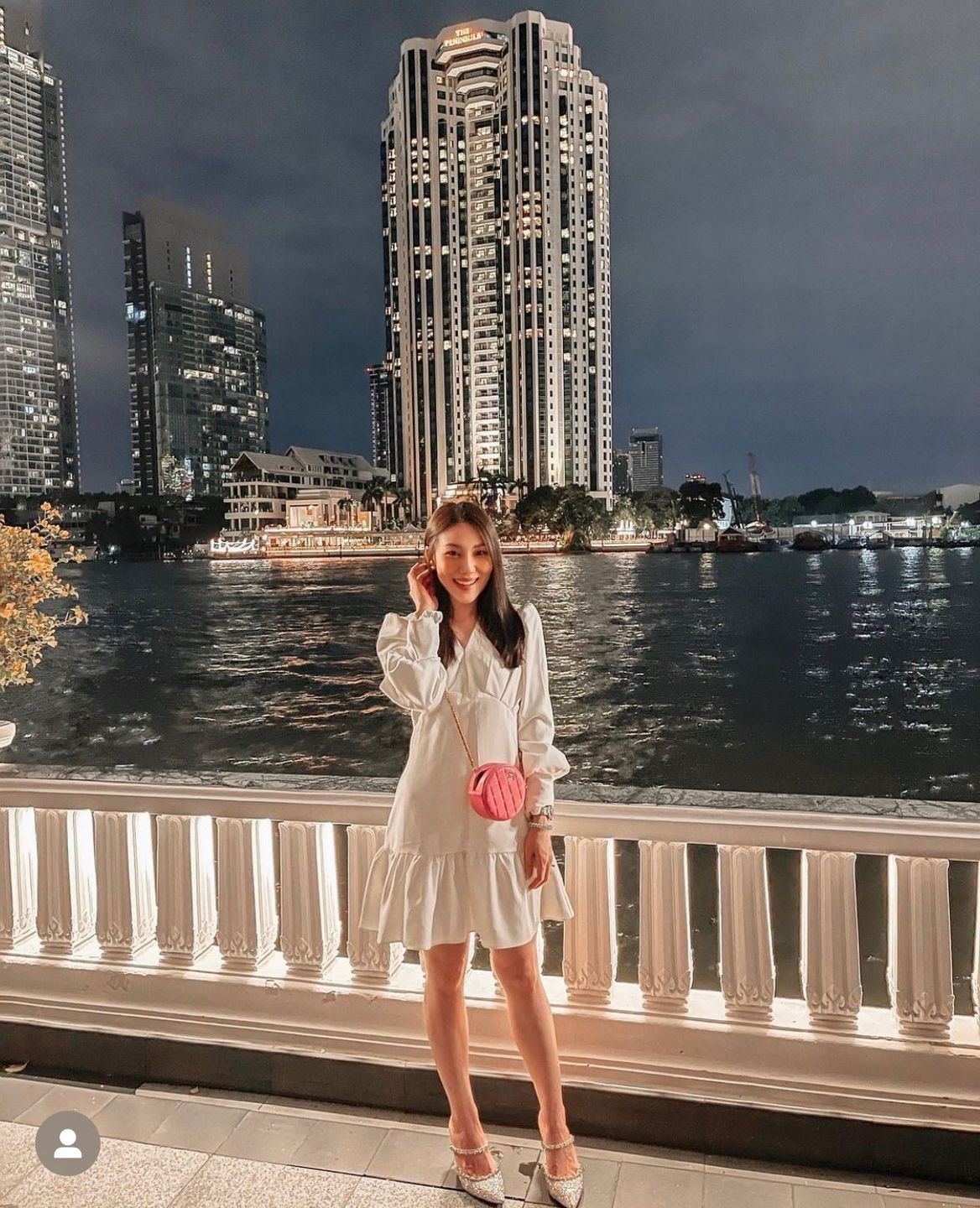 Customer photo review of SILVER-BEIGE GREDIENT DARLIN SATIN