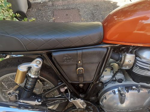Customer photo review of Sacoche latérale cuir Noir pour Royal Enfield