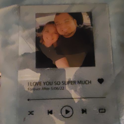 Customer photo review of Custom Song Plaque - The Best Anniversary Gift for Couples