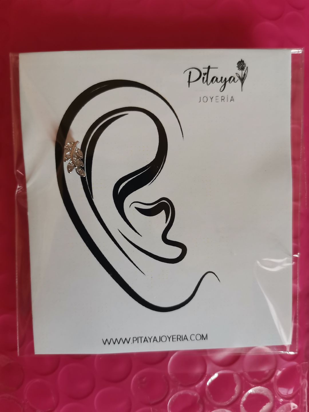 Customer photo review of Piercing Hojita de Laurel Rosca Plana