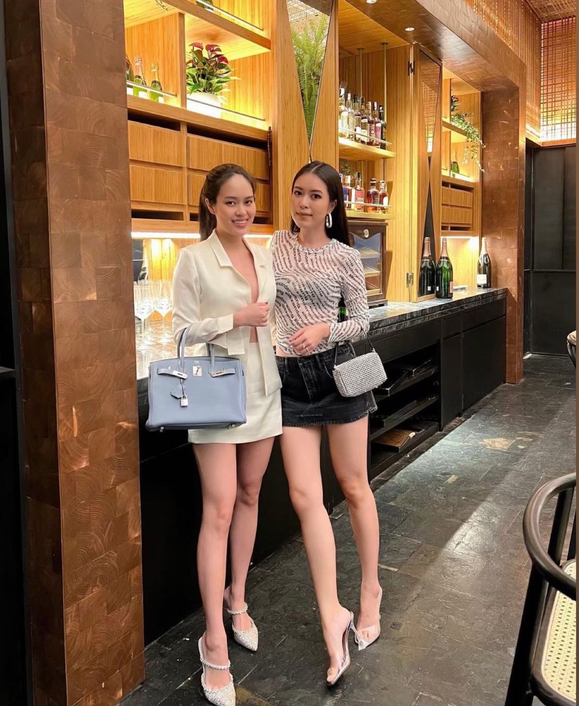 Customer photo review of SILVER-BEIGE GREDIENT DARLIN SATIN