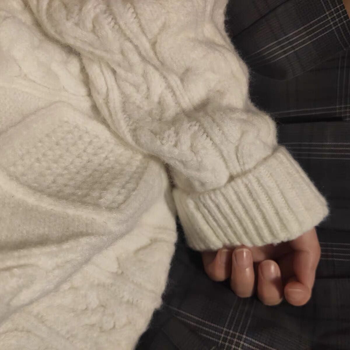 Customer photo review of Aelfric Eden Retro 90s Cable Knit Sweater