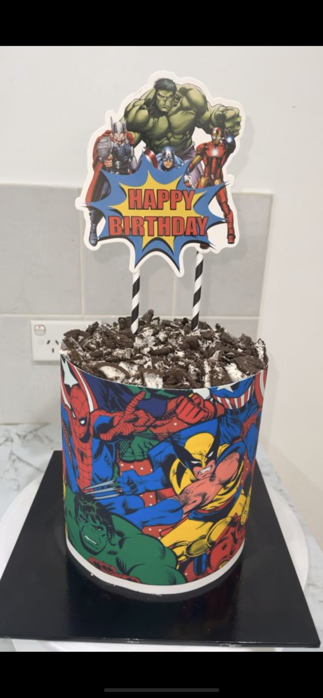 Customer photo review of Superhero Marvel Avengers - Edible Icing Cake Wrap