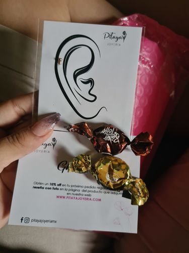 Customer photo review of Piercing 1era Perforación Cristal Titanio