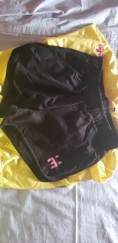 Customer photo review of Shorts nero logo fucsia