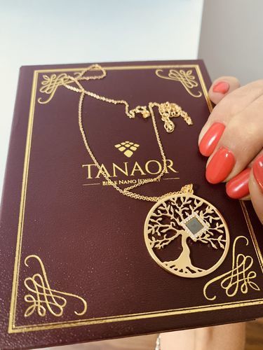 Customer photo review of Tree of Life Necklace