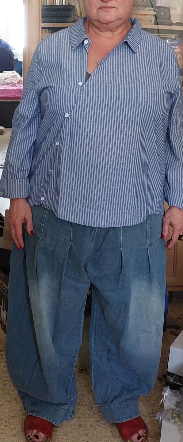 Customer photo review of Plus Size - Simple Pure Color Loose Jeans