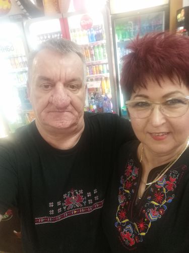 Customer photo review of Дамска тениска с  V образно деколте бродирана със самоковска шевица