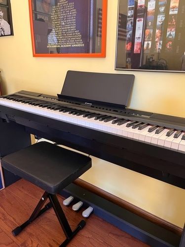 Customer photo review of Donner DEP-20S 88 touches lestées Clavier de Piano numériques   avec support et 3 pédale