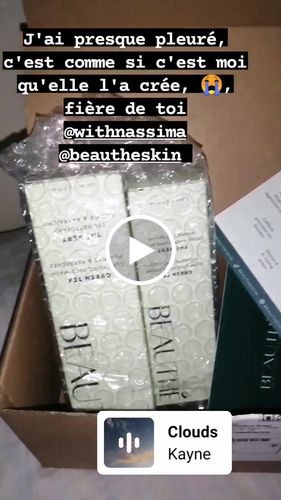 Customer video review of Crème Hydratante Éclat au Thé Vert