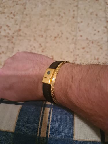 Customer photo review of Gold Stability Bracelet