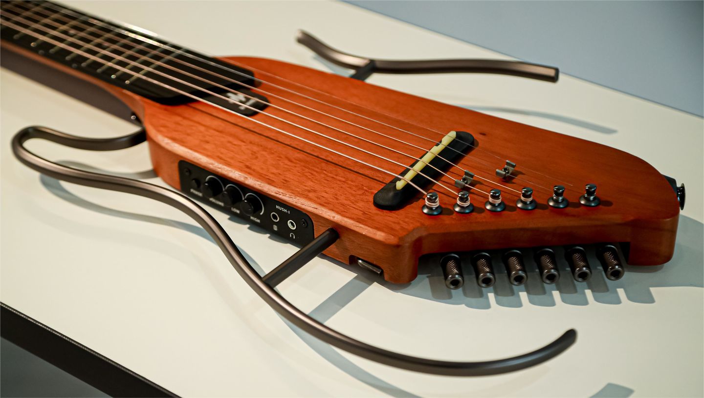Customer photo review of Donner HUSH-I Silent Guitar Mahogany