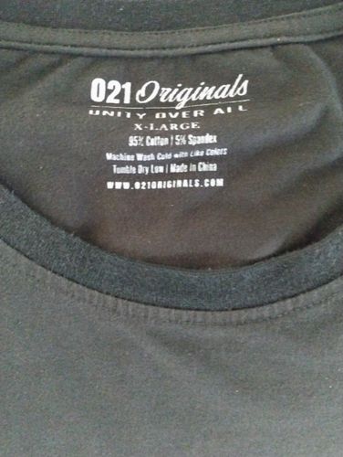 Customer photo review of 021 ESSENTIAL DROP-CUT T-SHIRT - BLACK