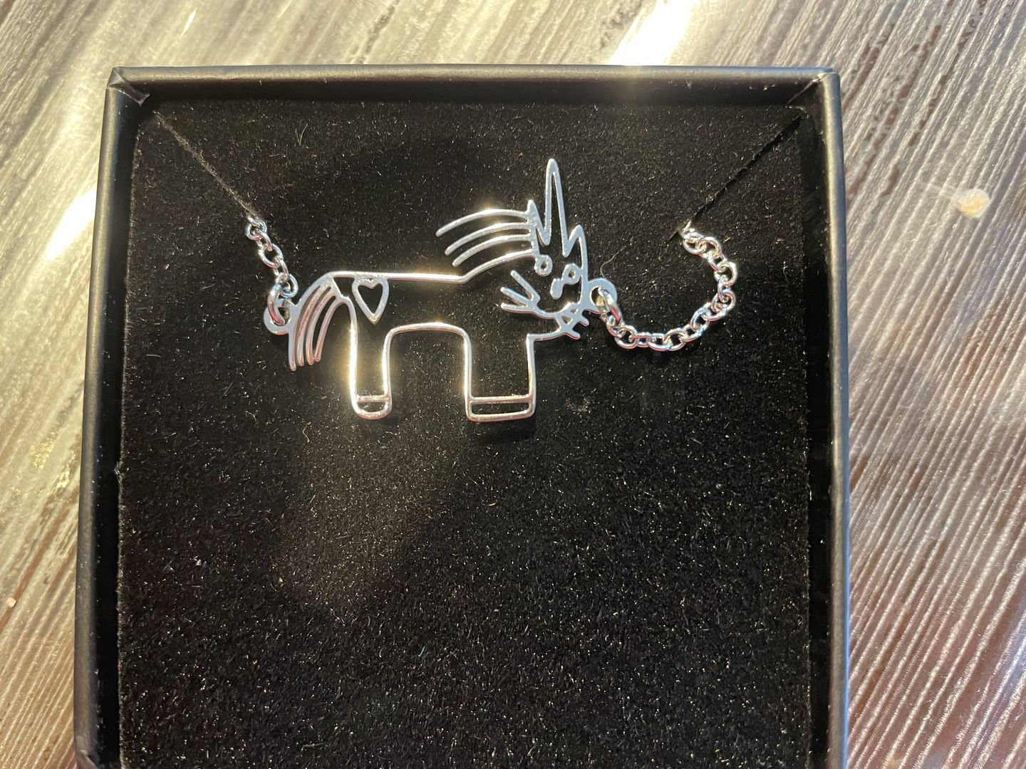 Customer photo review of LOANYA persönliche Kinderzeichnung als Halskette oder Anhänger in Gold