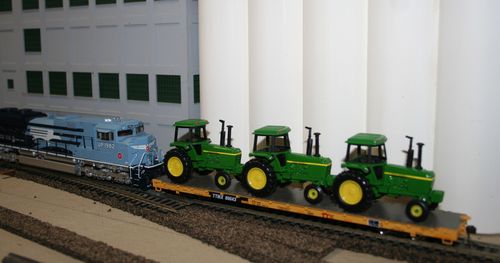 Customer photo review of ATLAS HO TM 68' BULKHEAD FLAT CAR TTX [FORWARD THINKING] #80643