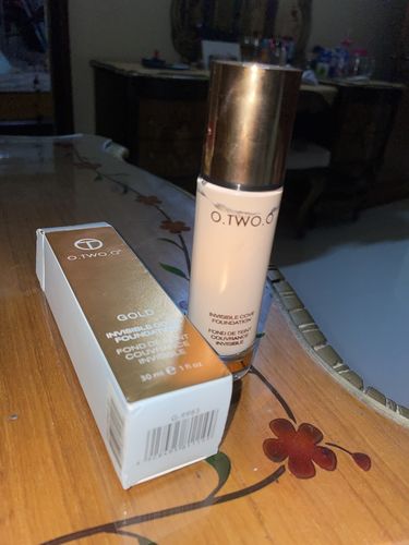 Customer photo review of O.TWO.O INVISIBLE COVER FOUNDATION