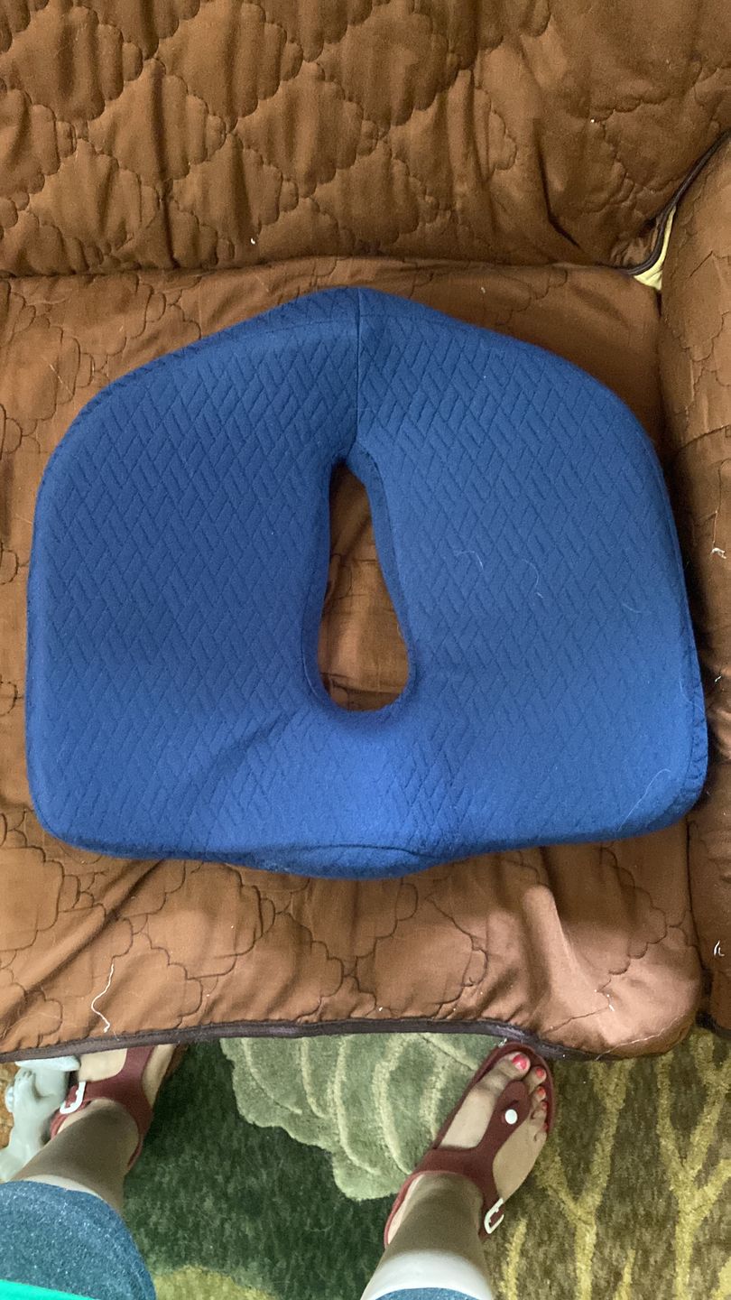 Customer photo review of Reeta- Tailbone Cushion (Hemorrhoids, Prostatitis problem & Pregnant Women)