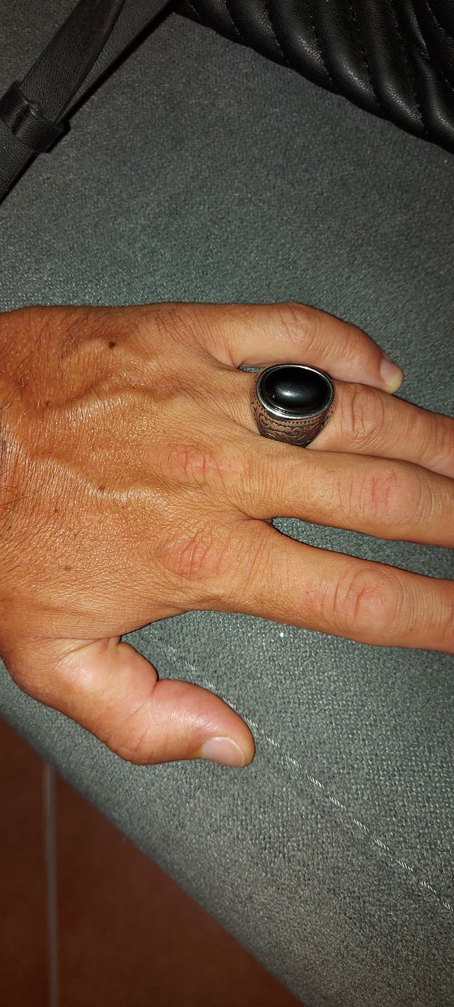 Customer photo review of BLACK EYES.