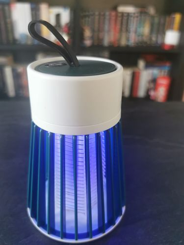 Customer photo review of Преносима лампа против комари и други насекоми с батерия 2000mAh, USB захранване