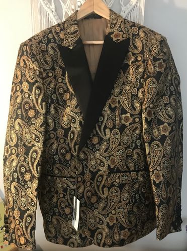 Customer photo review of Men's Gold/Black Stylish Paisley Tuxedo Dinner Jacket