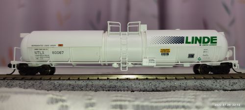 Customer photo review of BLI 3833 Cryogenic Tank Car, Linde, Single Car, N
