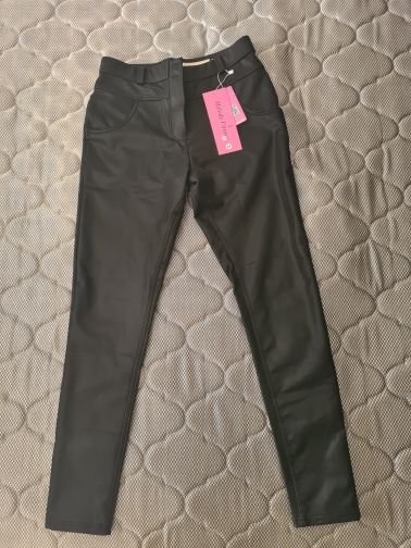 Customer photo review of Melody Regular Waist Schwarz Matt