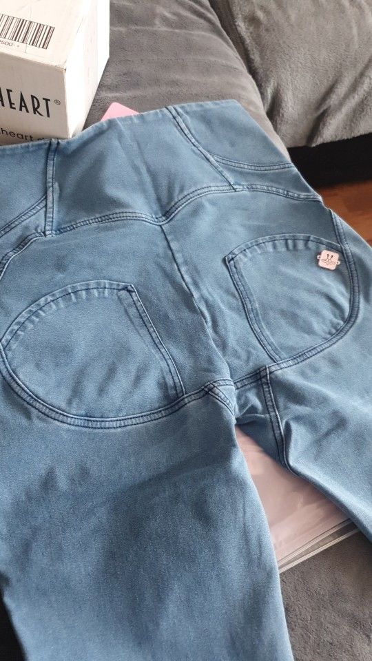 Customer photo review of Melody Jeggings High Waist Zipper Blau