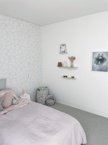 Customer photo review of FOLD Wavy Shelf 750