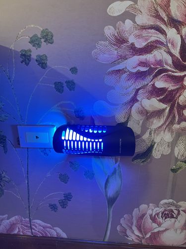 Customer photo review of Shieldeck® WallTrap - Plug-In Indoor Flying Insects Smart UV Trap