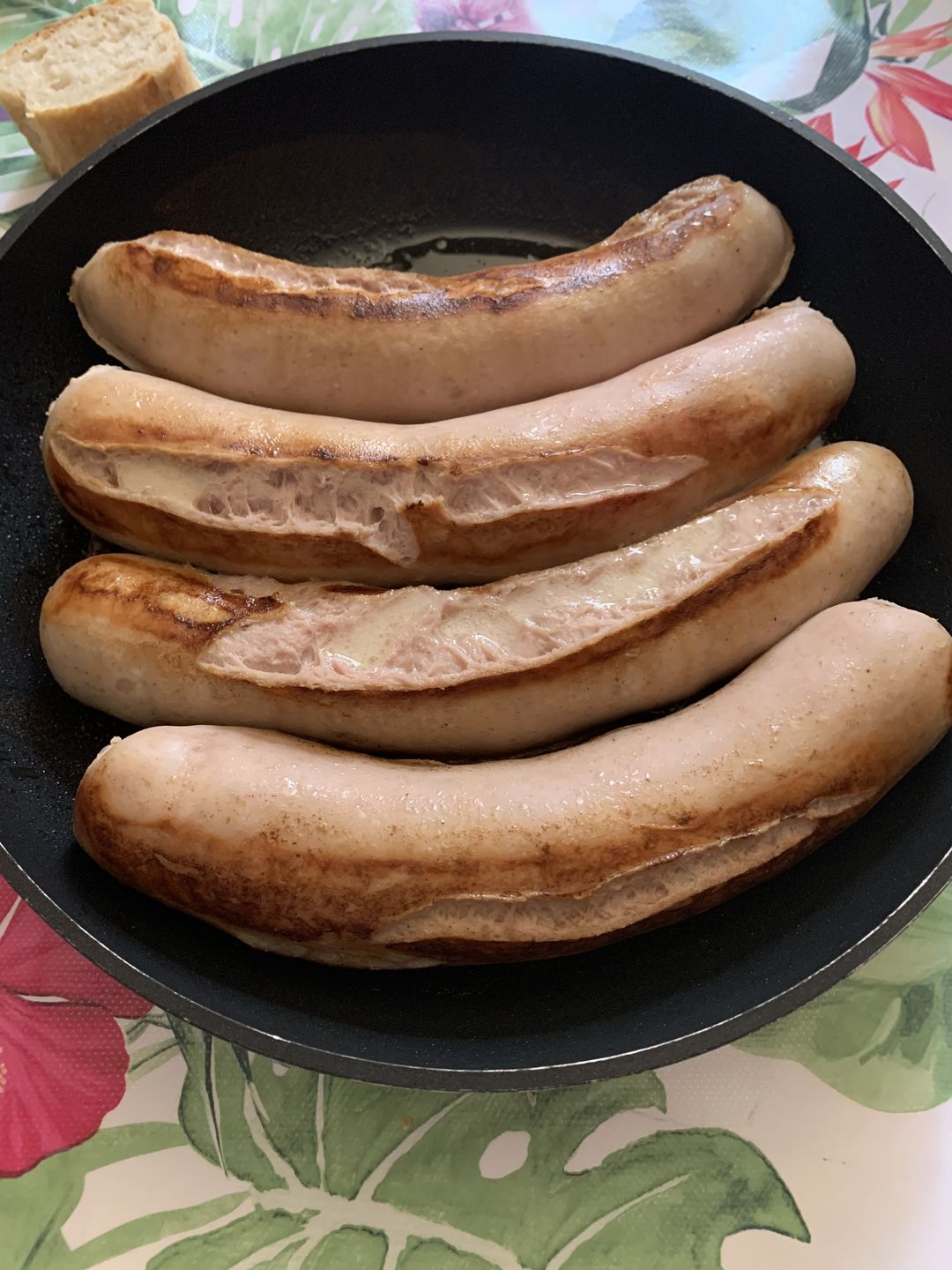 Customer photo review of Saucisses blanches de Sanglier à la tome du massif des Vosges par 4 (140g/pièce - 560g/colis)