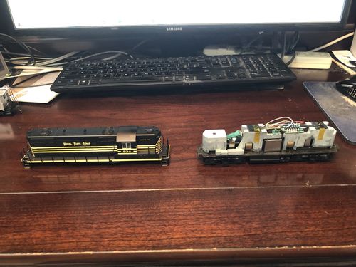 Customer photo review of BLI 5814 EMD SD9, Nickel Plate Road #352, Paragon3 Sound/DC/DCC, HO