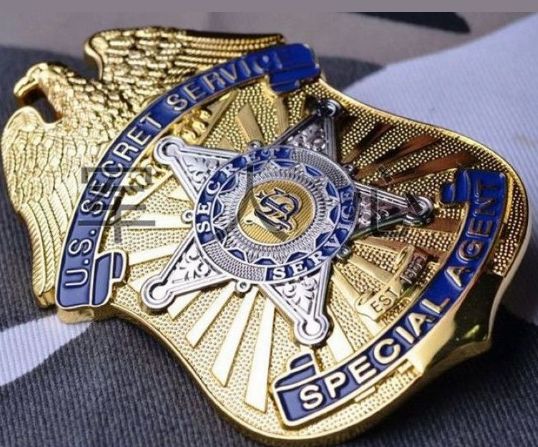 Customer photo review of USSS US Secret Service Special Agent Badge Solid Copper Replica Movie Props