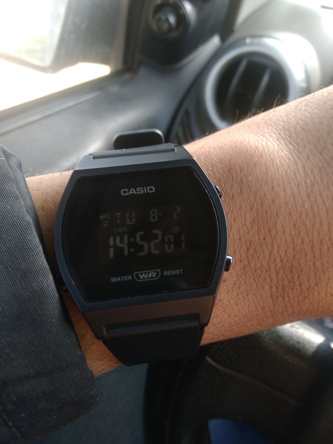 Customer photo review of Reloj Casio Vintage LW-204-1BDF Negro Pantalla Negativa