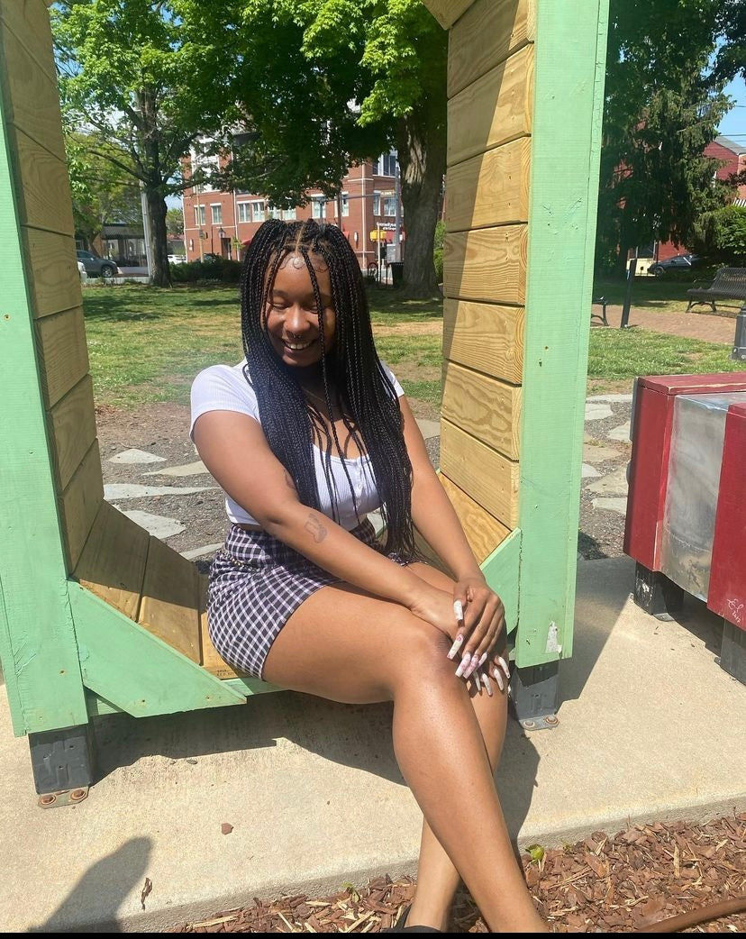 Customer photo review of Wig Tiara (small frontal knotless braids)