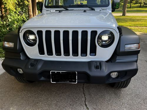 Customer photo review of Shark Grille - Matte Black for 18-22 Jeep Wrangler JL & Gladiator JT