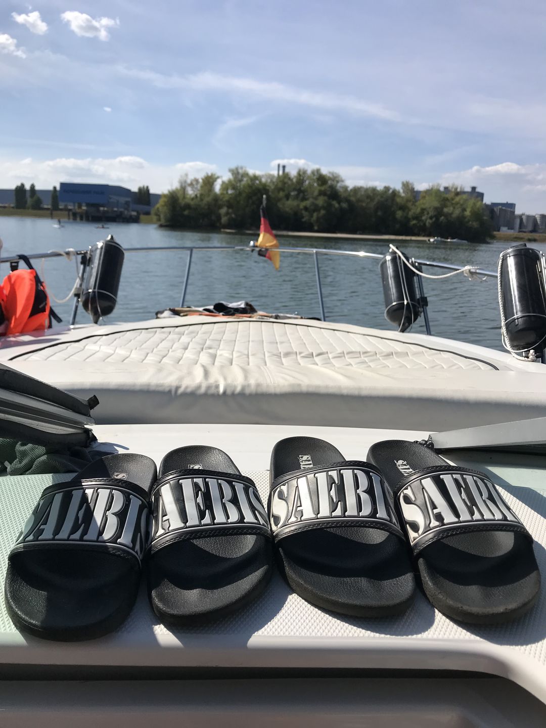 Customer photo review of SAEBIS® Tapotchki Urlaubs-SET inkl. 2x Paar Retro Sportsocken in weiß und schwarz