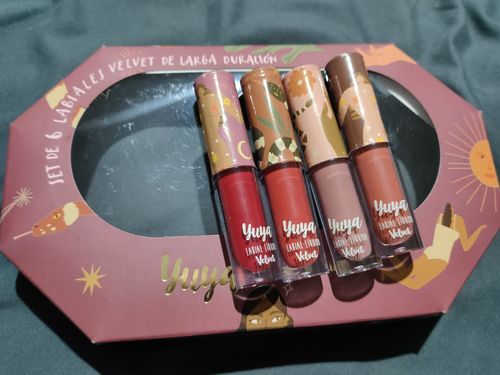 Customer photo review of Labiales Velvet - Edición Limitada