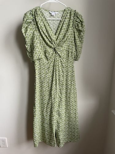 Customer photo review of Floral Print Twist Front Midi Dress