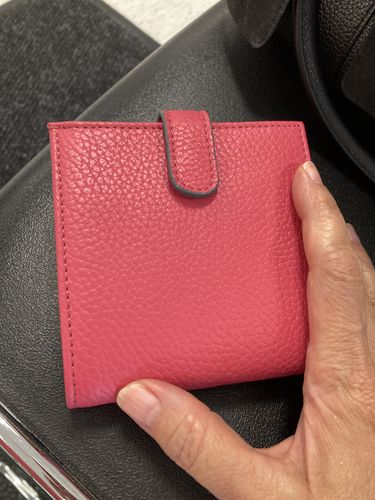 Customer photo review of Ascot L-Shaped Wallet