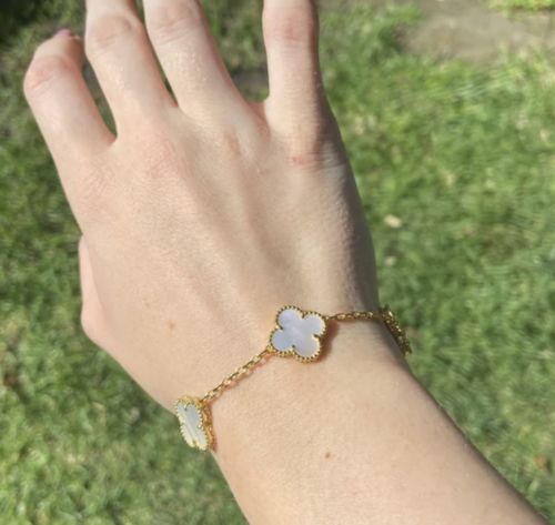 Customer photo review of Luxury Clover Bracelet