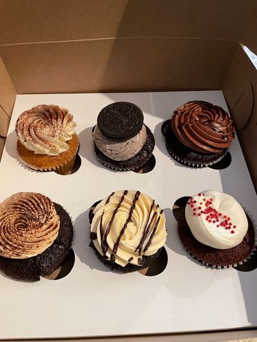 Customer photo review of 6 Pack Original Cupcakes