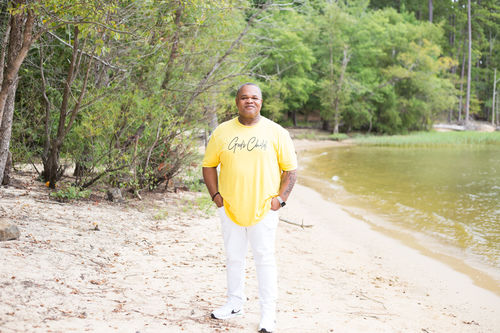 Customer photo review of Big Signature Tee