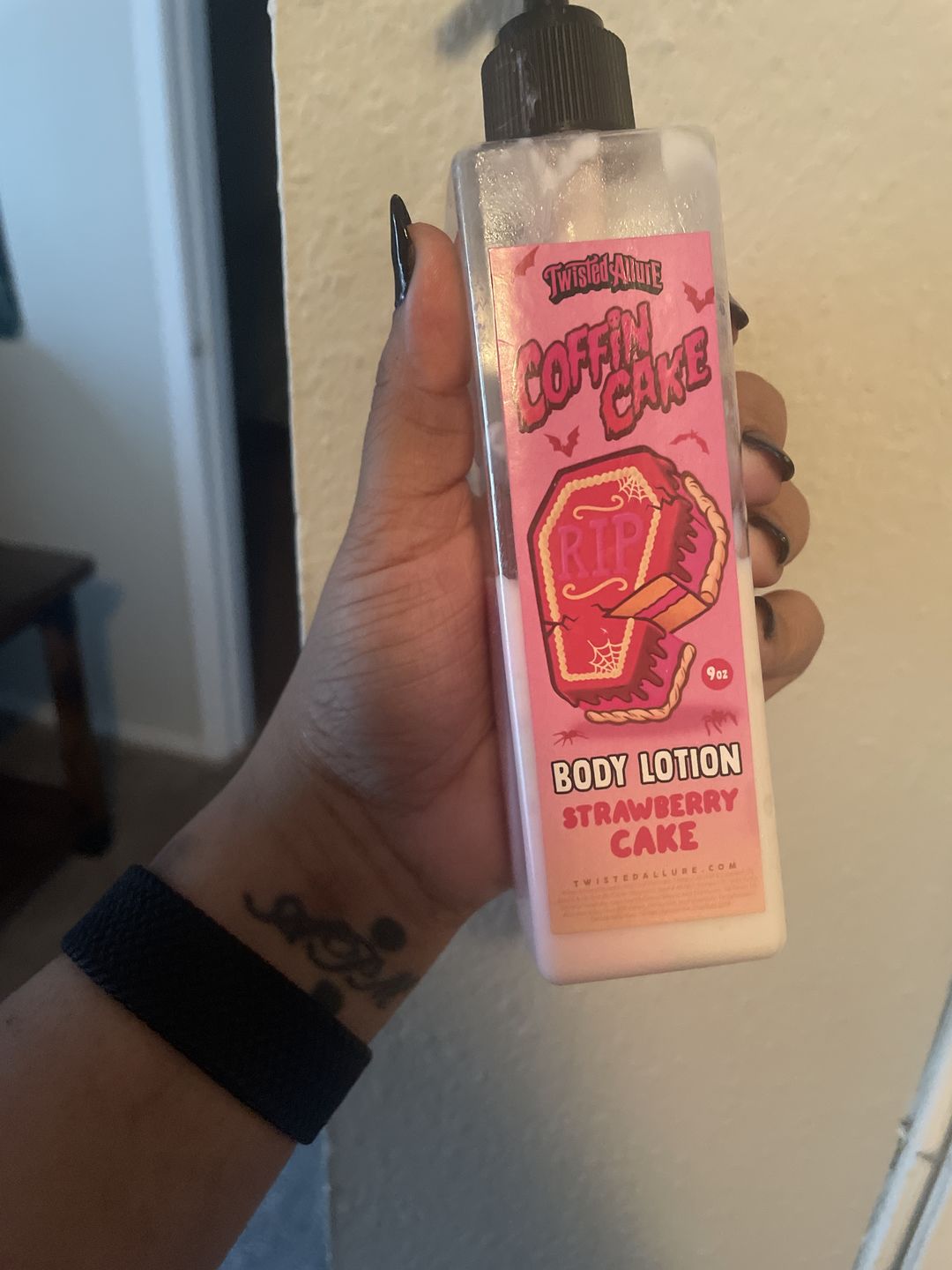 Customer photo review of Coffin Cake Body Lotion