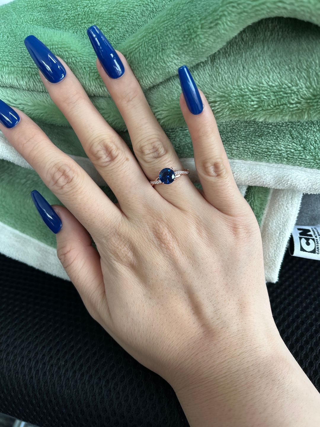 Customer photo review of Louily Rose Gold Twist 1.25 Carat Blue Sapphire Round Cut Promise Ring For Her In Sterling Silver