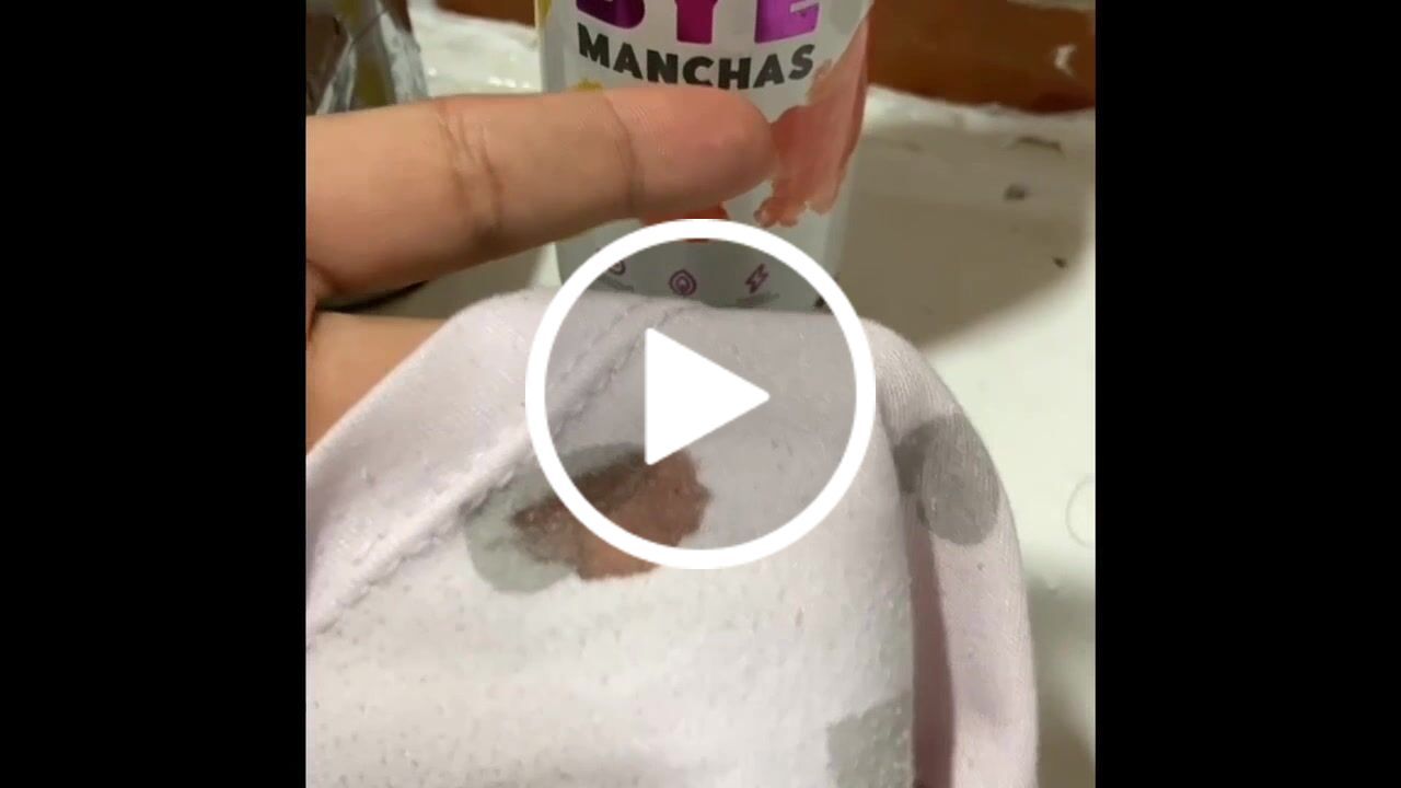 Customer video review of Quitamanchas BYE BYE Manchas 250 ml