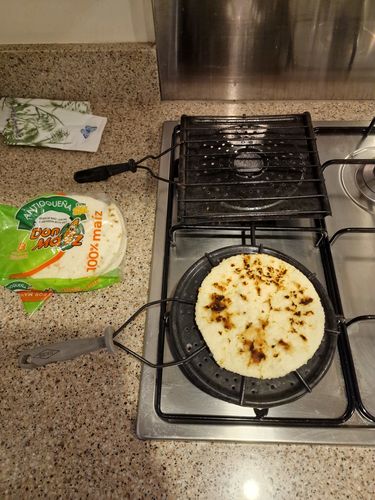 Customer photo review of Don Maiz Salt Arepa (800g pack = 8 units)
