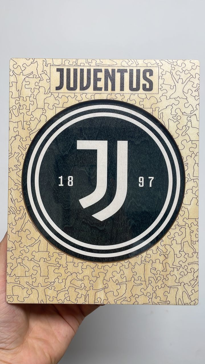 Customer photo review of Juventus FC© Logo - Official Wooden Puzzle
