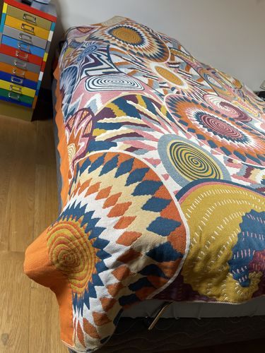 Customer photo review of 5 Layers Cotton Queen Throw Bed Cover 100% cotton Muslin Sofa Throw Boho Decor
