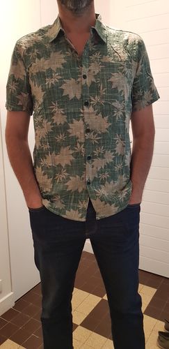 Customer photo review of Chemise hawaïenne décontractée à poche pour hommes